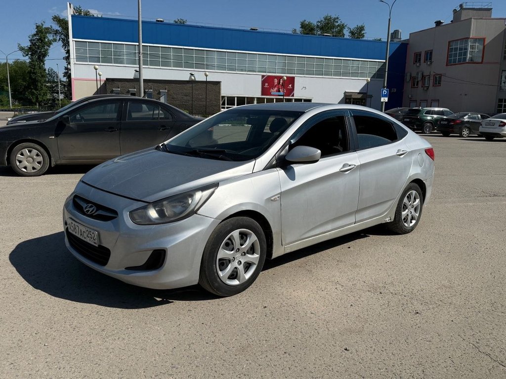 Hyundai Solaris 2011 - Фото 1