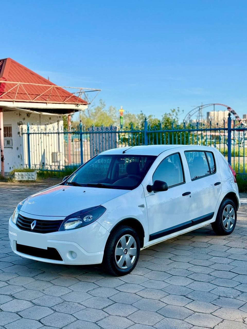Renault Sandero 2012 - Фото 1
