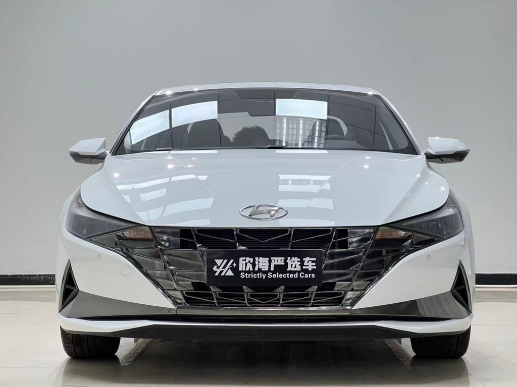 Hyundai Elantra 2023 - Фото 1