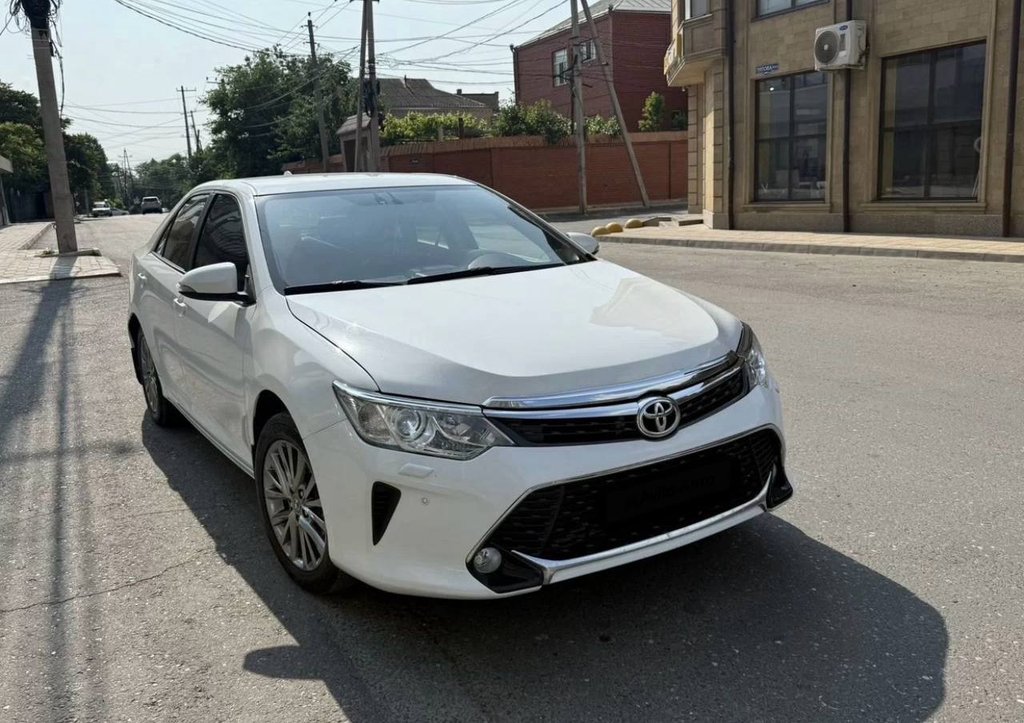 Toyota Camry 2013 - Фото 1