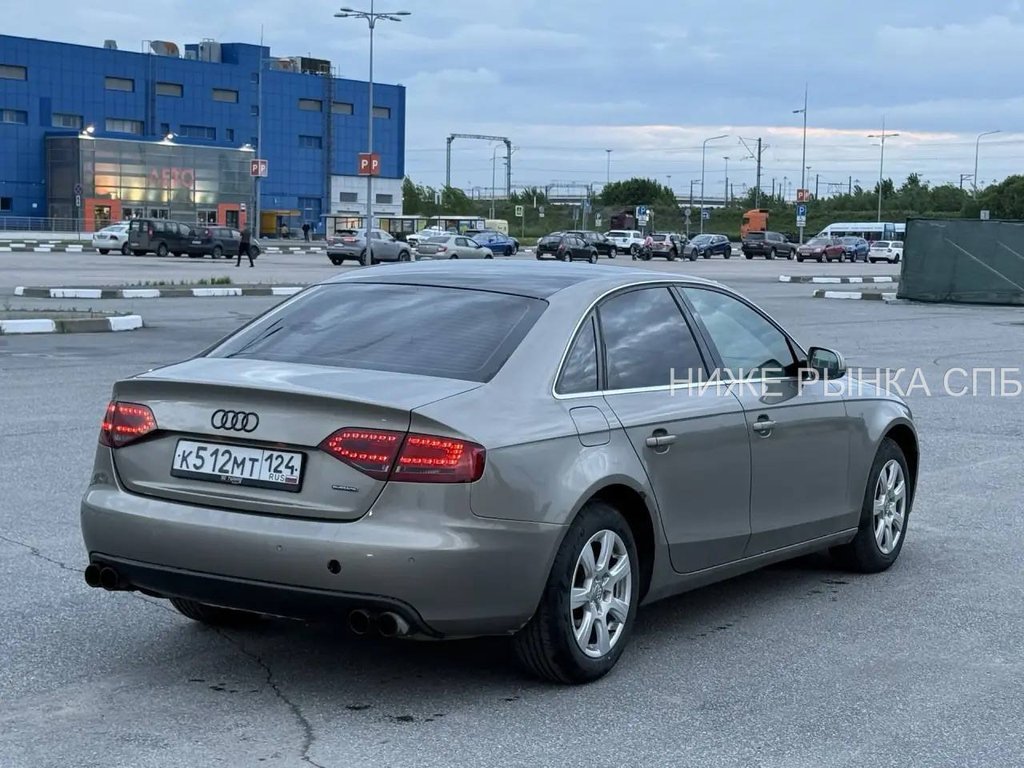 Audi A4 2010 - Фото 1
