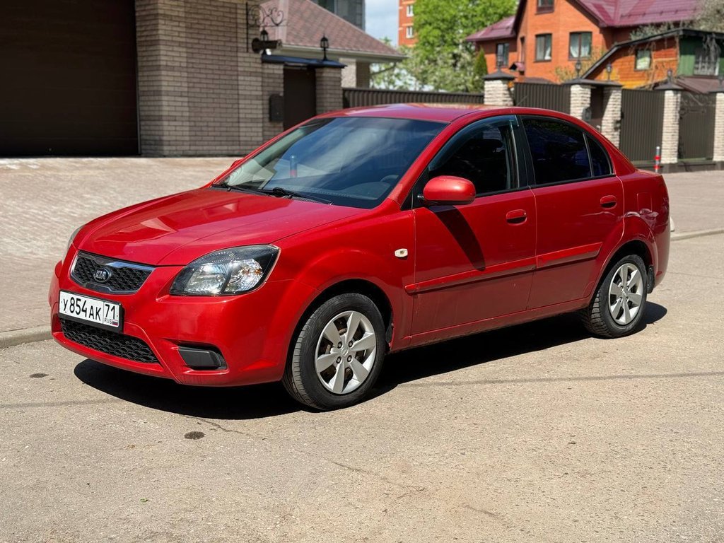 Kia Rio 2010 - Фото 1